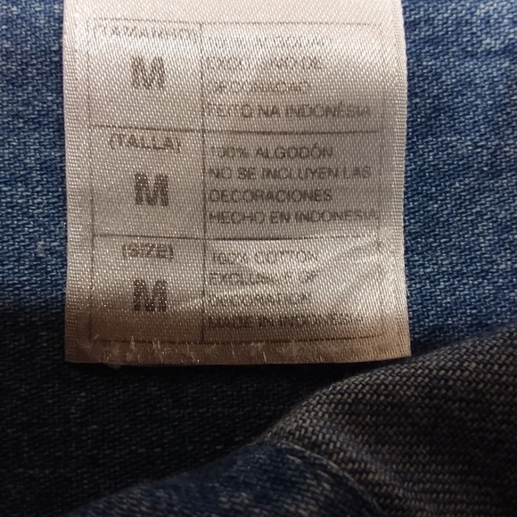 Warner Bros. Vintage Chambray Button Front Shirt - Picture 10 of 11